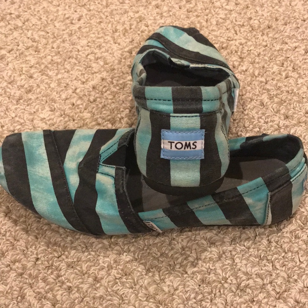 Tom’s Faded Watercolor Classic Women’s Slip-On’s